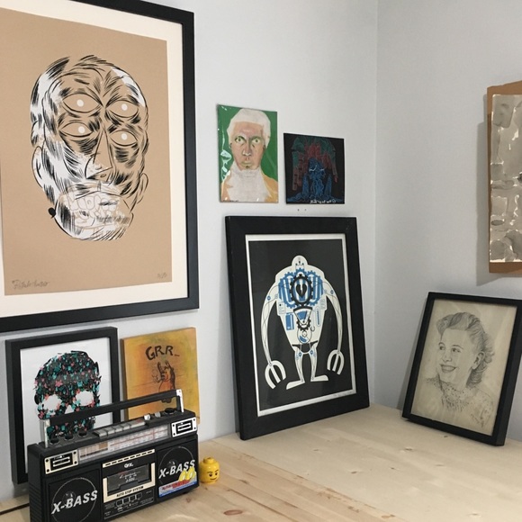 Meet your Poshers Edvin + Douglas - Picture 3 of 9